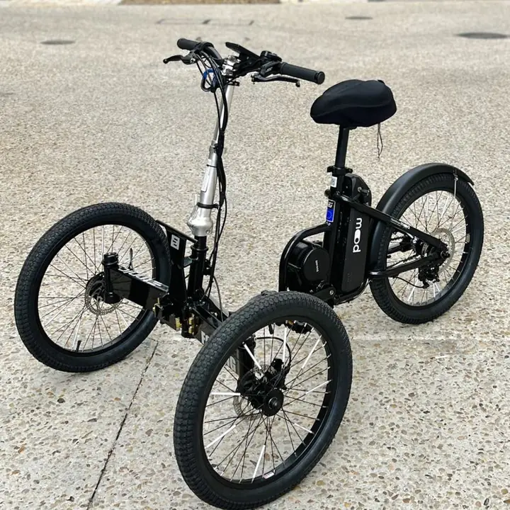 Tricycle pliant électrifié par Mood, photographié dans Bordeaux